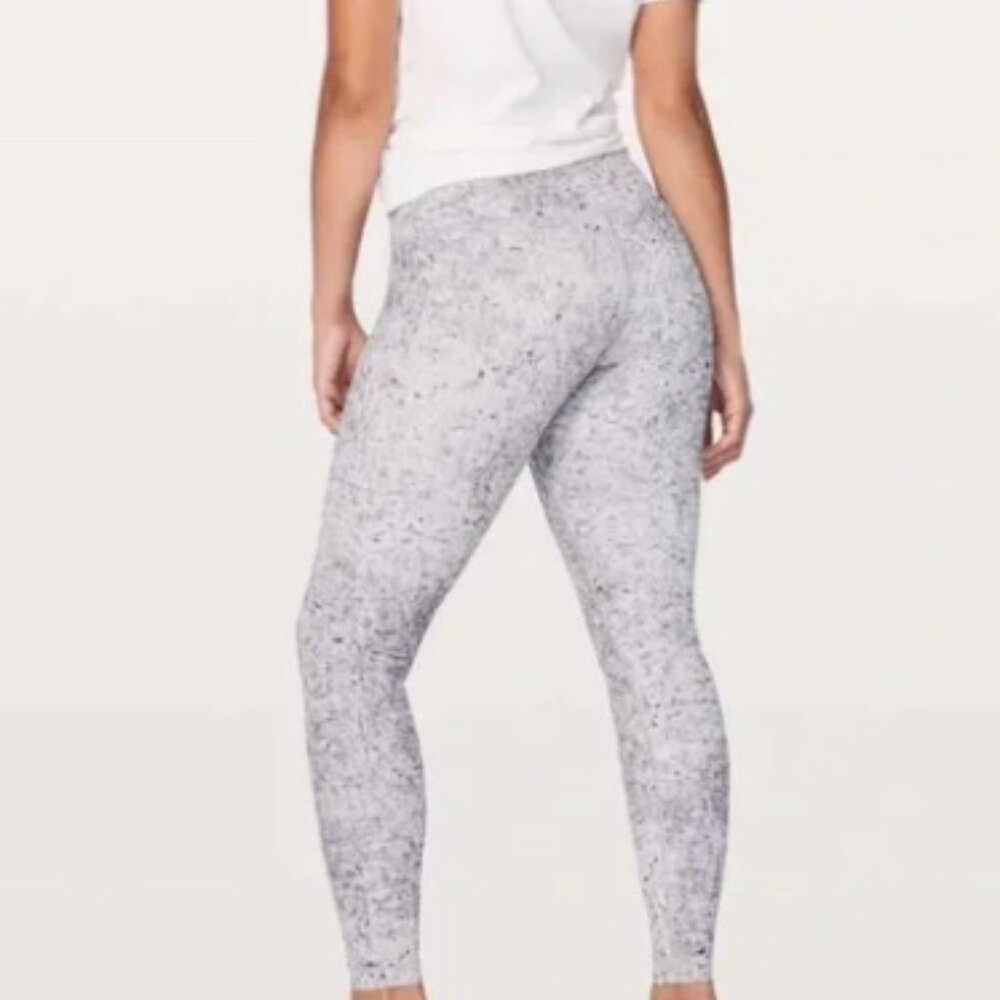 [Lululemon] Wunder Under Low-Rise Tight 28" *Full-On Luxtreme - size 8 - Picture 2 of 6